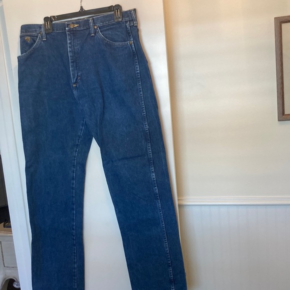 Wrangler Other - WRANGLER RELAXED FIT GEORGE STRAIT EDITION MEN’S JEANS! LIKE NEW! 👖